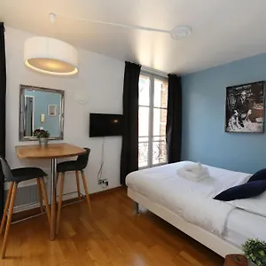 Service - En Face Du Musee - 5 Apartamento