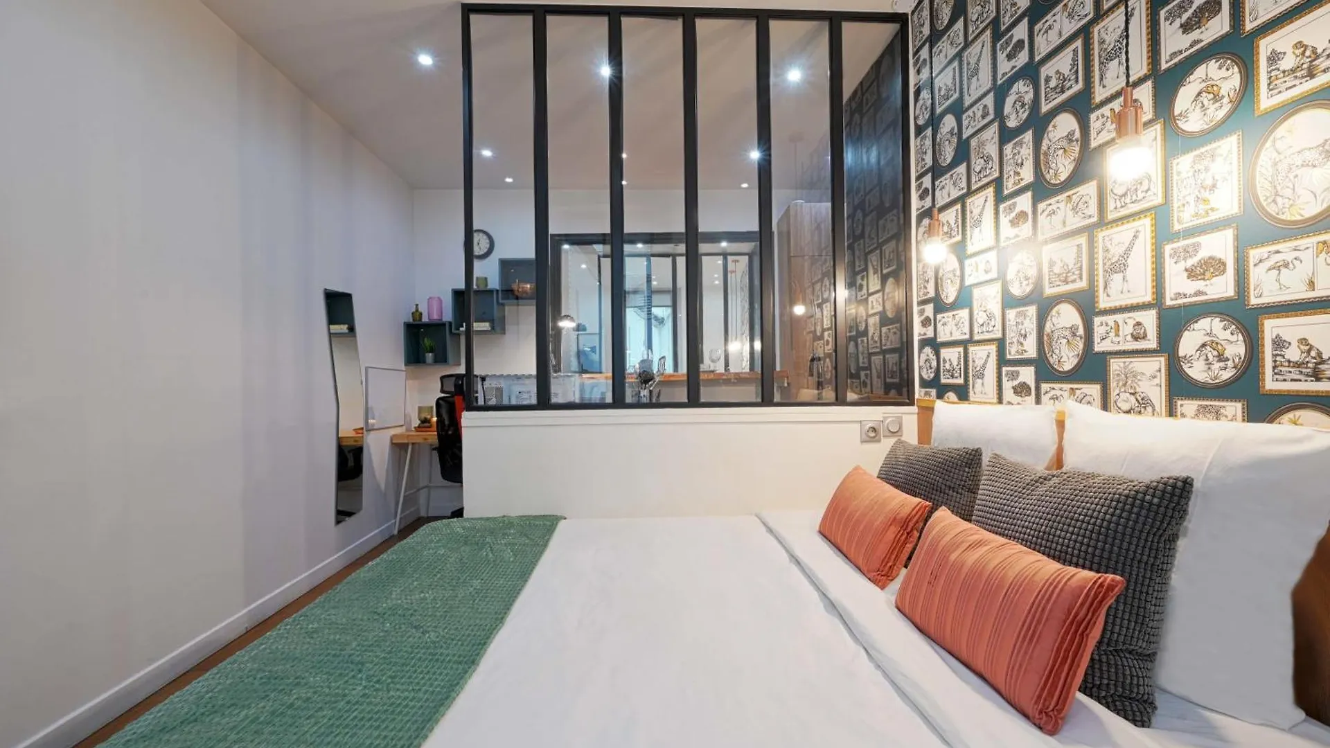Fabulous Comfortable Studio With Updated Finishes And Design Next To Champ De Mars location
