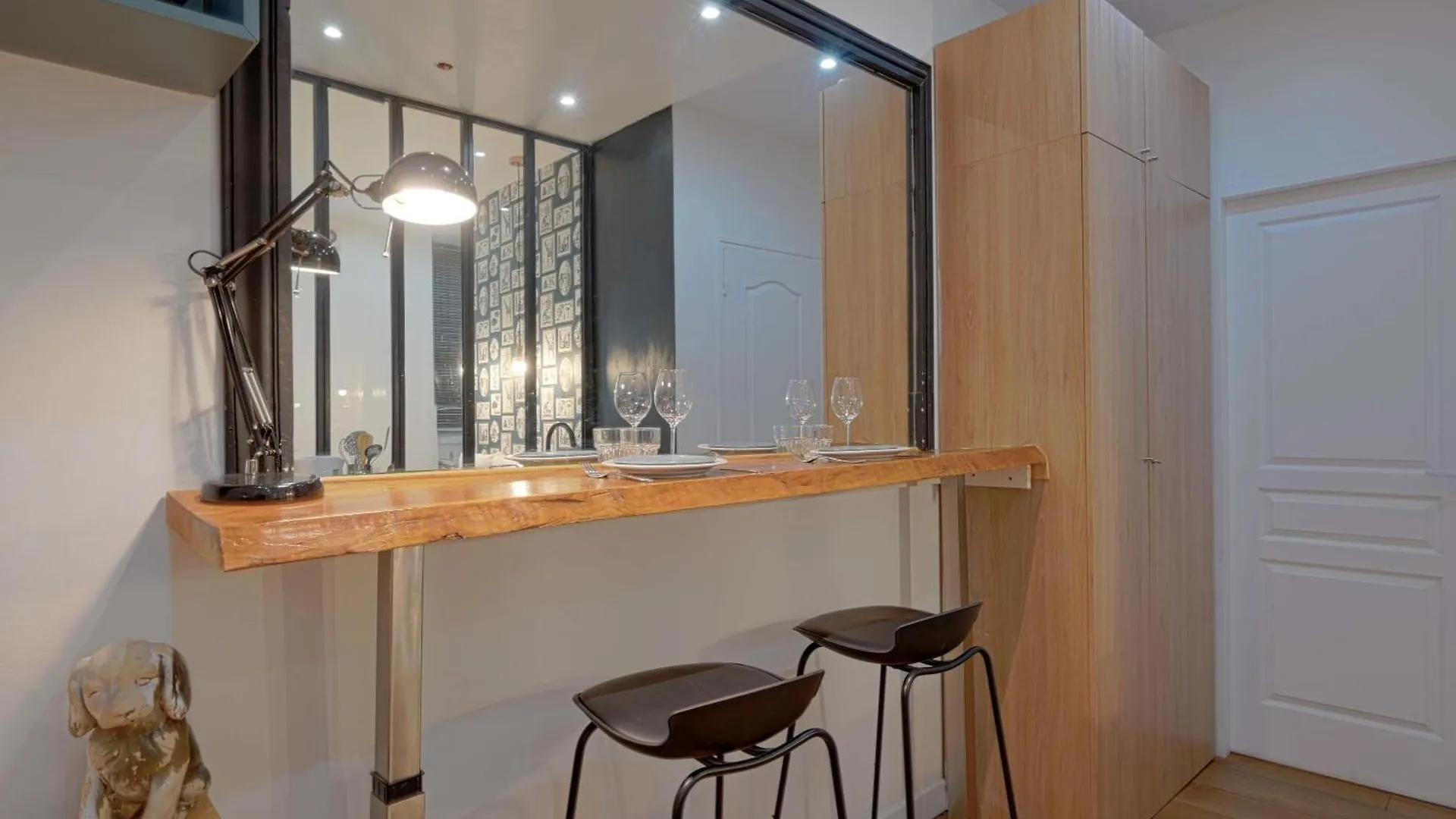 Fabulous Comfortable Studio With Updated Finishes And Design Next To Champ De Mars Apartment Paris